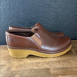 Klogs Footwear Women’s Brown Leather Slip-On Shoes Size 9 Wide